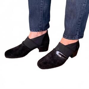 Prevata Black Suede Low Heeled Bootie Designer Shoe - Size 7.5 ` Made in Italy